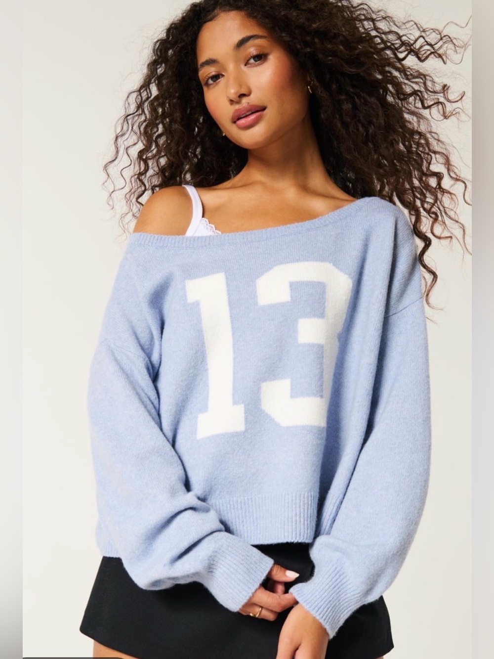 HOLLISTER Women's Blue Fy Cloud Easy Off-the-shoulder Number Graphic Sweater NEW